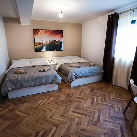 Appartement New Rooms&apartments In *