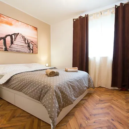 New & In Apartman *