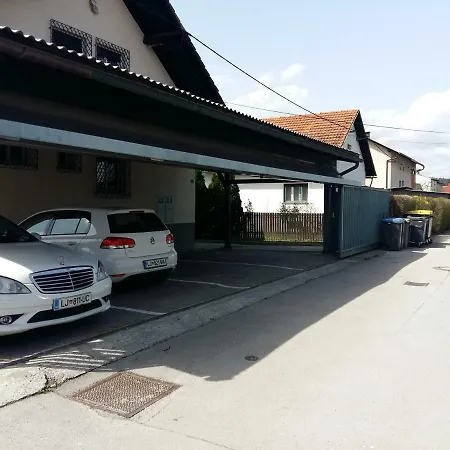 Appartement New Rooms&apartments In *